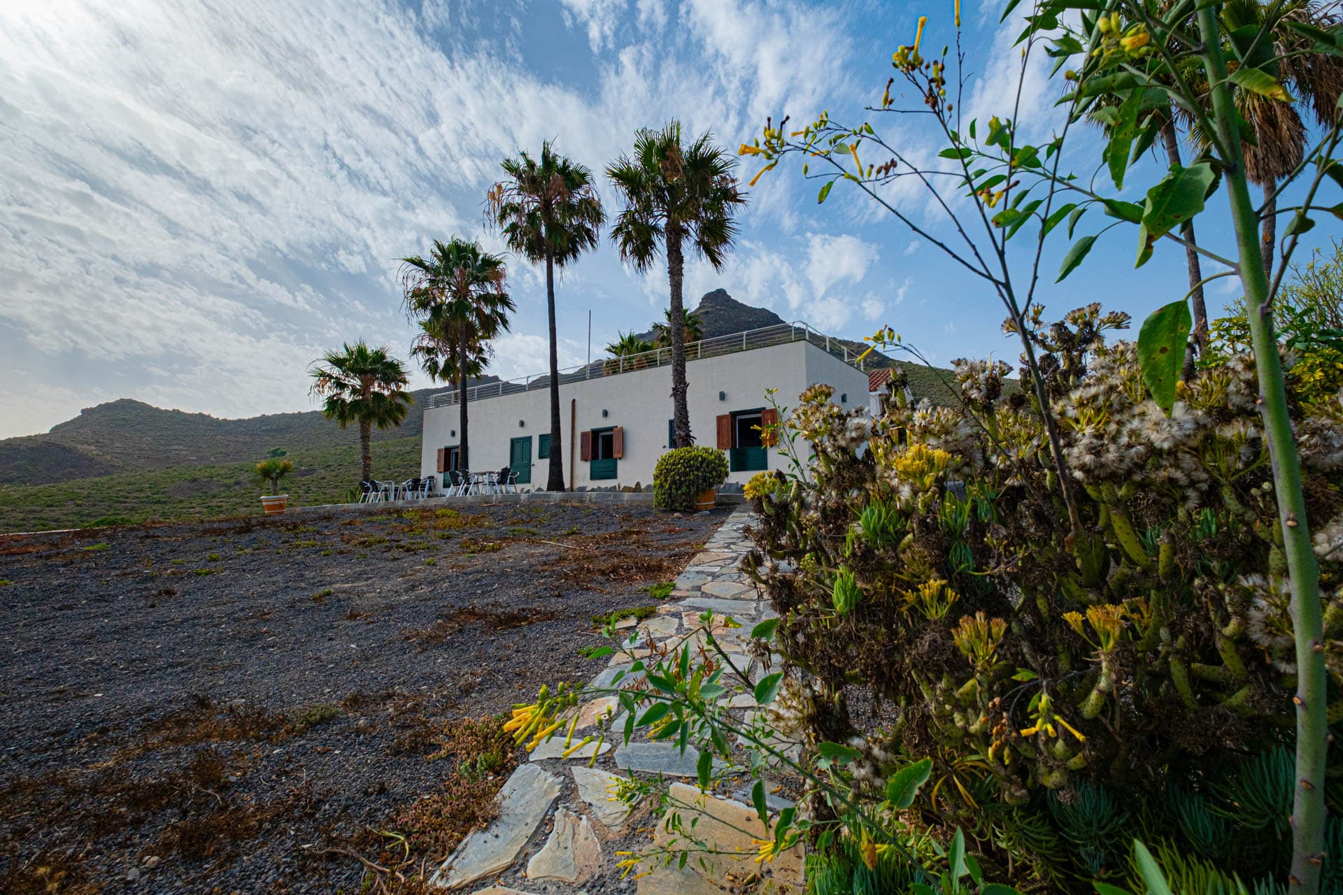 La finca al caer la noche